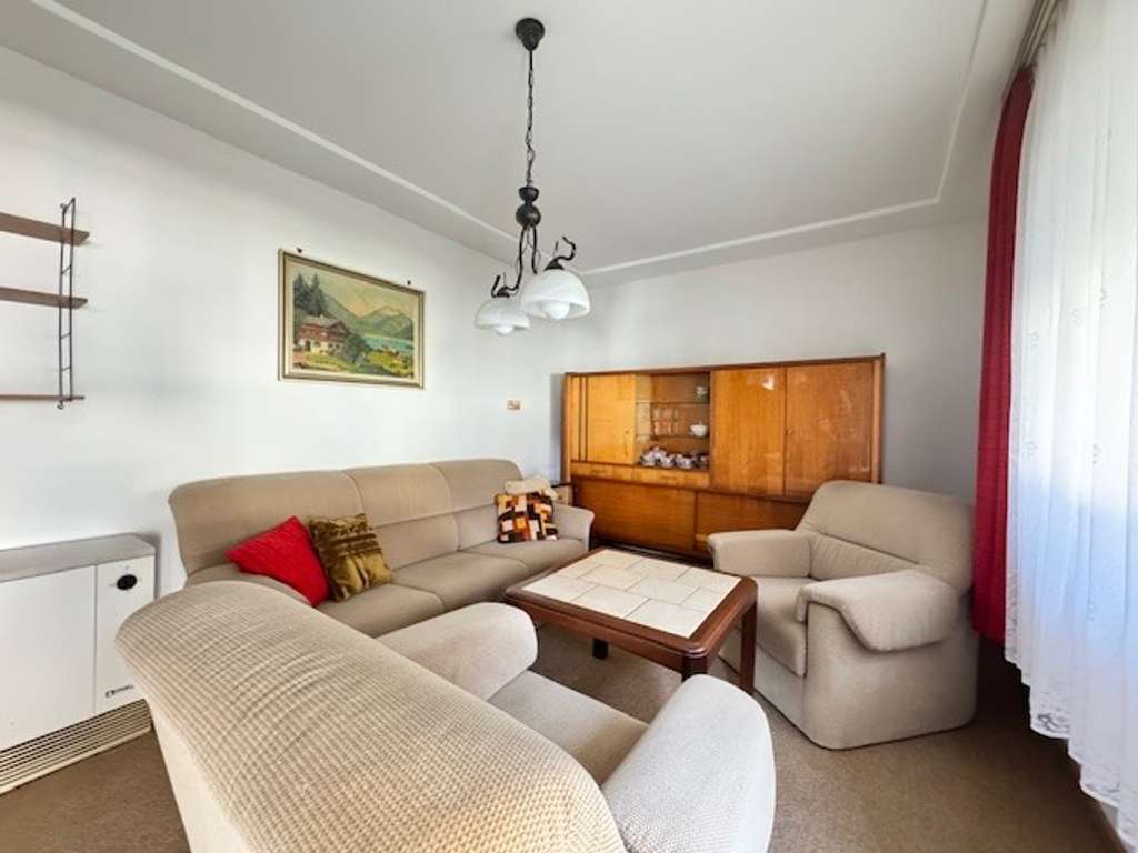 Immobilie in Ohmden - Haus mit Geschichte, in außergewöhnlichem gutem Zustand, mit Garten und 2 Garagen - Bild 4