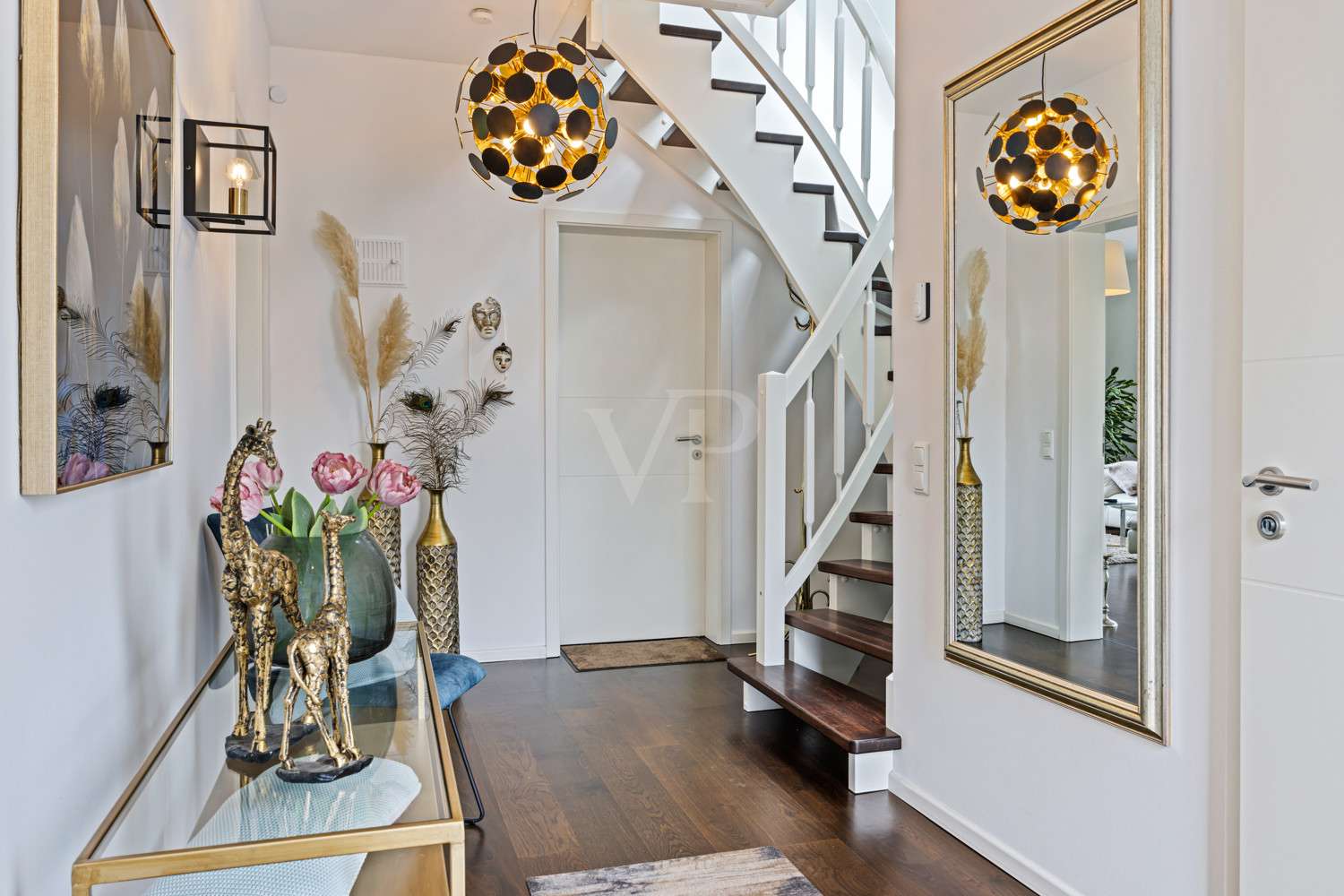 Immobilie in Elmenhorst/Lichtenhagen - 2 km vom Strand entfernt - Moderner, energieeffizienter Wohntraum mit herrlichem Grundstück in gehob - Bild 1