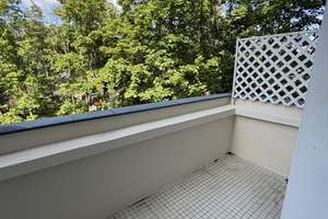 Seltene Gelegenheit - Traumhafte 4 Zimmer Wohnung mit großen Sonnen Balkon ins Grüne – Groß-Berliner-Damm 32, 12487 Johannisthal, Berlin – Vorschaubild 10