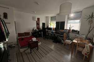 Helle 1-Zimmer-Altbauwohnung in Zollstock – im Grünen, mit Garten & EBK