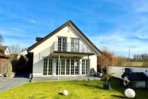 Elegantes Einfamilienhaus zzgl. 2-Zimmer Appartement & Pool in vornehmer Lage -Düsseldorf-Hubbelrath – Düsseldorf – Vorschaubild 1