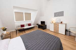 3-4 Zimmer Dachgeschosswohnung mit Balkon und Fahrstuhl – 10587 Charlottenburg, Berlin – Vorschaubild 22