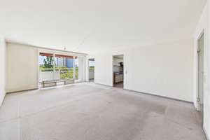 Helle 4-Zimmer-Wohnung mit traumhafter Fernsicht, Balkon & Tiefgarage in ruhiger Parklage