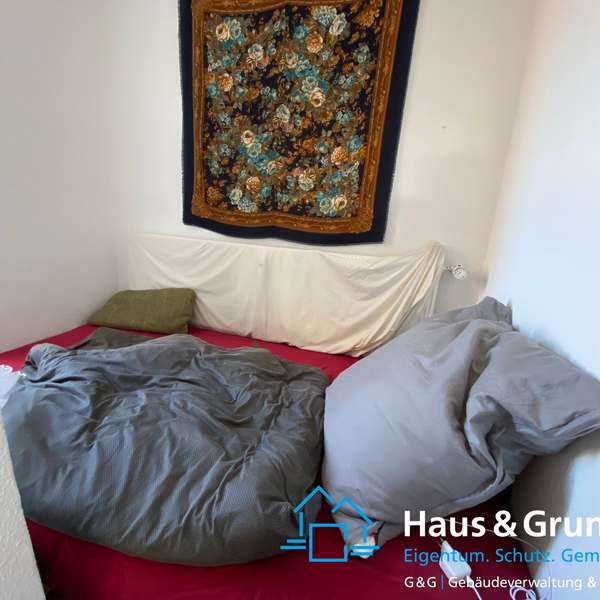 *** WG-geeignete 2-Zimmer-Wohnung mit Balkon über den Dächern von Aachen ***