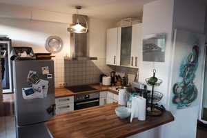 Vollmöblierte befristete 3-Zimmer-Wohnung mit Einbauküche in Augsburg – Vogelmauer 33, 86152 Augsburg – Vorschaubild 1