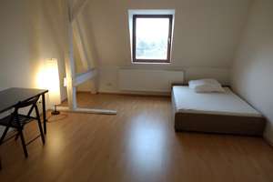 Feine möblierte Dachgeschoss Wohnung - 2er WG und Haustier ist OK – Eisenacher Straße 0, 12109 Mariendorf, Berlin – Vorschaubild 6