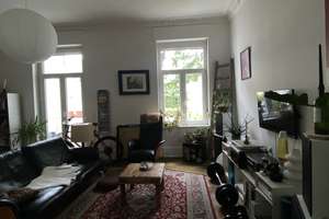  2-Zimmer-Altbauwohnung mit Stuck, Holzboden und hohen Decken  in Bessungen