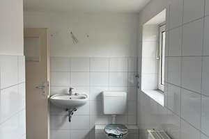 Große modernisierte 2-Zimmer-Dachgeschosswohnung in zentraler Lage – Kaelberanger 13, 38226 Lebenstedt, Salzgitter – Vorschaubild 5