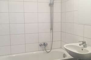 Ganz oben ... KEIN Aufzug ... in grüner Umgebung | Sofort zu Haben... – Leonhard-Frank-Straße 11, 4318 Sellerhausen-Stünz, Leipzig – Vorschaubild 3