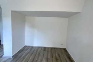 3 Nettokaltmieten frei! Familienwohnung im Dachgeschoss.. – Duisburger Str. 57, 47198 Alt-Homberg, Duisburg – Vorschaubild 2