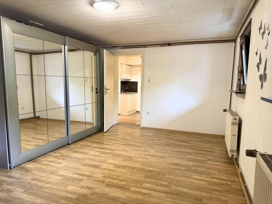 KG-Wohnung: Wohn- & Schlafz...