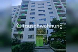 Tauschwohnung: Zwei Zimmer tausche gegen vier Zimmer.