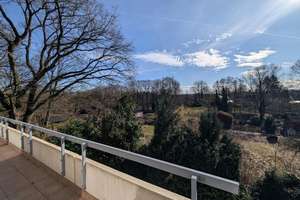 PROVISIONSFREI | Erstbezug nach Modernisierung: Penthouse Wohnung inkl. Tiefgaragenstellplatz – Saseler Chaussee 4a, 22391 Wellingsbüttel, Hamburg – Vorschaubild 2