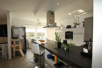 Moderne 3,5-Zimmer Erdgeschosswohnung mit großem Garten