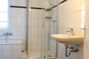 SCHÖNE SANIERTE ALTBAUWOHNUNG MIT EINBAUKÜCHE IM HERZEN VON DÜSSELDORF ELLER – 40229 Eller, Düsseldorf – Vorschaubild 10