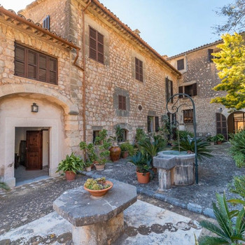 Herrenhaus mit traumhafter Aussicht in Fornalutx, Mallorca zu verkaufen