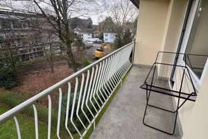 Möblierte 2-Zimmer Wohnung im 3. OG mit Balkon und EBK in Opladen – Fürstenbergplatz 7, 51379 Opladen, Leverkusen – Vorschaubild 3