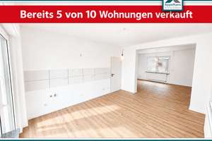 Balkon und eigener Garten! Sanierte 3-Zimmer-EG-Wohnung in der Wüste