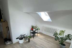 Helle, gemütliche Dachgeschosswohnung mit großzügigem Wohnraum und Blick auf die Schwäbische Alb – Die vollständige Adresse der Immobilie erhältst du vom Anbieter., 72760 Reutlingen-Mitte, Reutlingen – Vorschaubild 5
