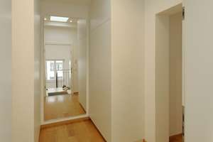 Traumhaft sonnige, ruhige, elegante 4 Raum DG Wohnung mit umlaufender Terrasse! – Nibelungenstraße 55d, 80639 Nymphenburg, München – Vorschaubild 4