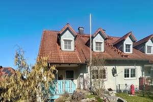 Ideal für Familien: Doppelhaushälfte in ruhiger Wohnlage in Pommersfelden – Die vollständige Adresse der Immobilie erhältst du vom Anbieter., 96178 Pommersfelden – Vorschaubild 2