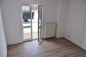 * Eigennutzung möglich * lichtdurchflutet * Tageslichtküche * Wanne * 3 Balkone * – Brunnenstraße 1, 4288 Liebertwolkwitz, Leipzig – Vorschaubild 4