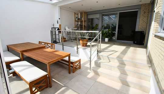 Bild von **Exklusiver Bungalow mit Wintergarten und Traumterrasse – Wohnen auf einer Ebene in Perfektion**