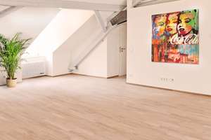 Karlsruhe City: Cooles Loft im Hinterhaus des legendären MONINGERHAUS - 3 Räume, offenes Wohnkonzept – Die vollständige Adresse der Immobilie erhältst du vom Anbieter., 76133 Innenstadt-West, Karlsruhe – Vorschaubild 2