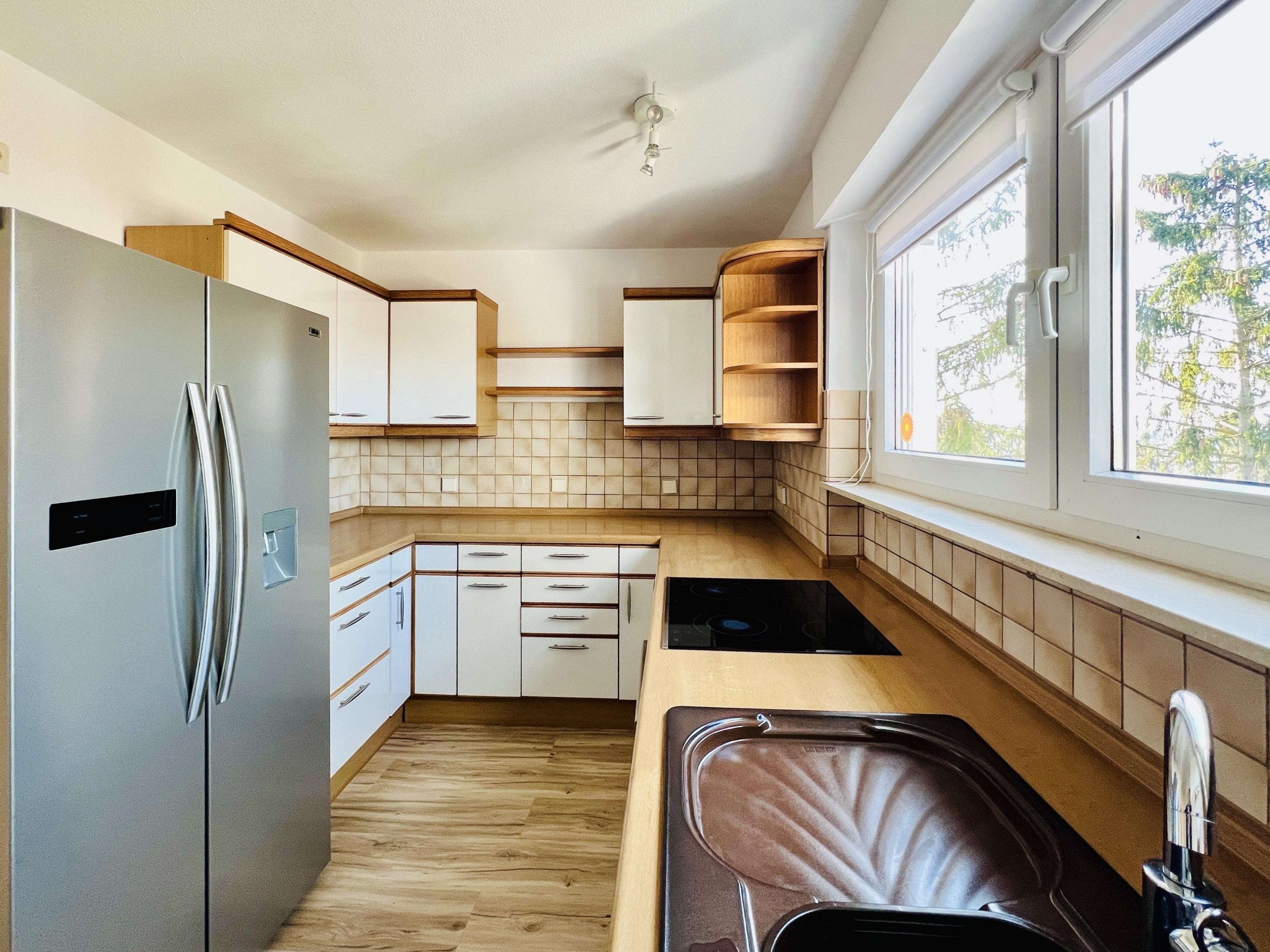 Immobilie in Oberstenfeld - Hier dürfen Sie einziehen: 3,5-Zimmer auf rund 90 m², Westbalkon und Garage - Bild 0