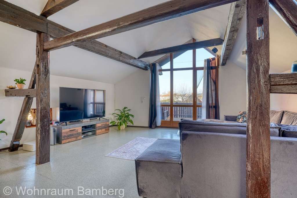 Immobilie in Breitengüßbach - Wohnen wie im eigenen Haus!  2,5-Zimmer-Wohnung auf zwei Etagen mit Balkon und Terrasse - Bild 1