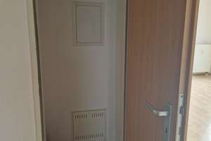 Schöne, frisch renovierte 3-Raum-DG-Wohnung mit Balkon und Garagenstellplatz in Mönchengladbach – Neersbroicher Straße 173, 41066 Flughafen, Mönchengladbach – Vorschaubild 9