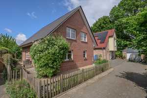 Familienidyll im Grünen – Freistehendes Haus Bj. 2004 mit Garten und Garage in gefragter Wohnlage – Krefeld – Vorschaubild 2