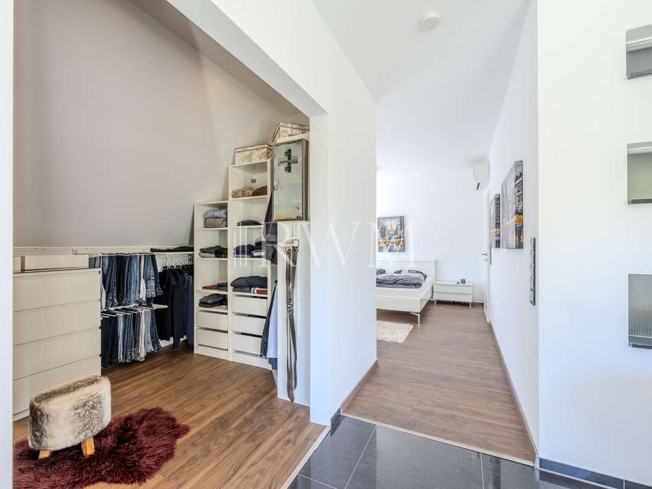 Elternschlafzimmer mit Ankleid