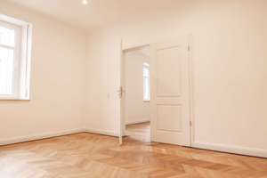 Luxuriös ausgestattete 4-Zimmer-Wohnung mit großem privaten Garten in saniertem Gründerzeitpalais – Die vollständige Adresse der Immobilie erhältst du vom Anbieter., 86159 Antonsviertel, Augsburg – Vorschaubild 5