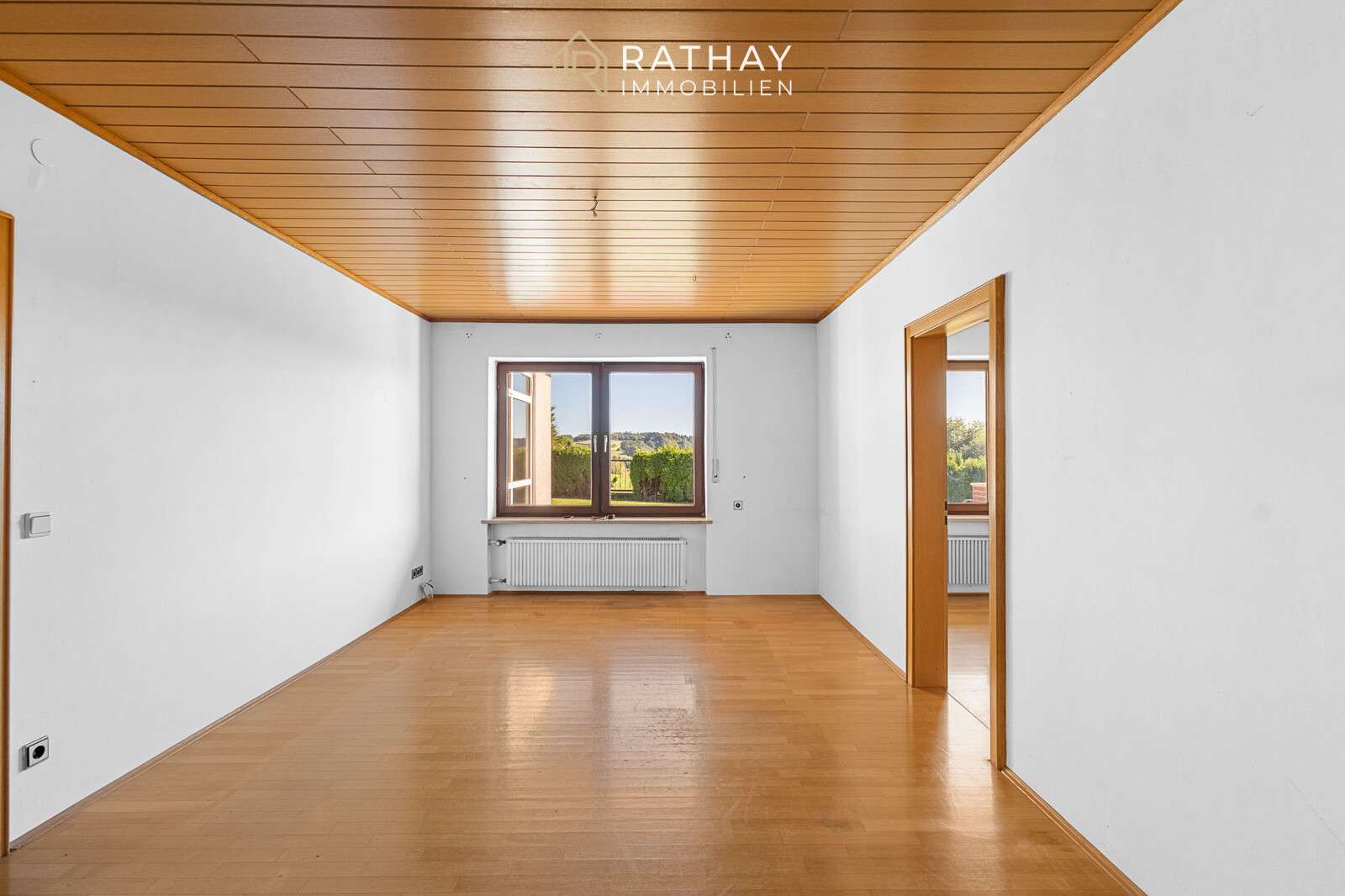 Immobilie in Schierling - Sanierungsobjekt für Macher! - Großes Einfamilienhaus in Traumlage von Schierling - Bild 1