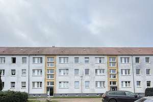 EINBAUKÜCHE + VOLLBAD + WEITSICHT