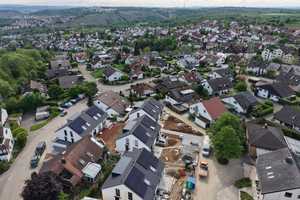 Exklusive Neubau Doppelhaushälfte mit eigenem Garten, Carport und Außenstellplatz in Besigheim! – Trollingerweg 14/1, 74354 Ludwigsburg (Kreis) – Vorschaubild 2