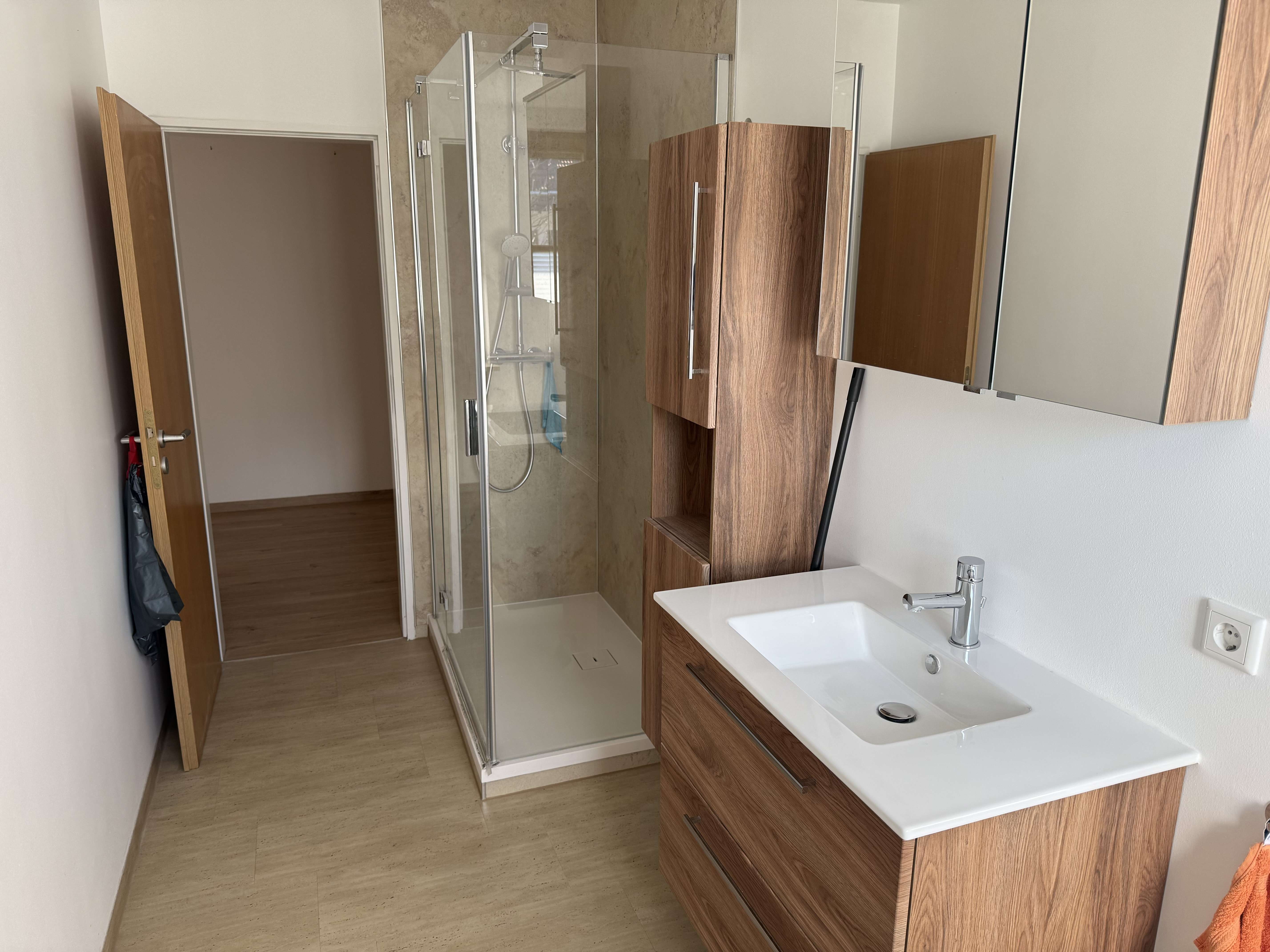 Immobilie in Kiefersfelden - I. I. TEAM: helle, großzügige 2-Zimmer-Wohnung mit 2 Balkonen im 2. OG  mit Lift - Bild 3