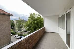 BEZUGSFREIE 2 ZI WOHNUNG MIT BALKON - WOHNEN IN DÜSSELDORF