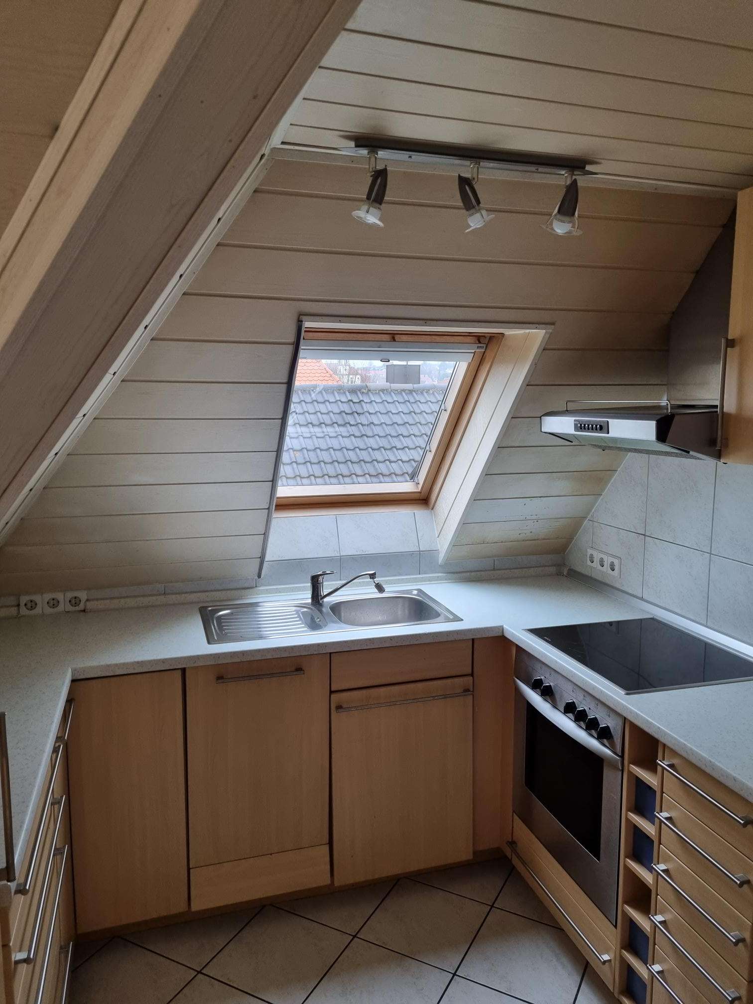 Immobilie in Erlenbach - Von Privat: Gepflegte 3,5-Zimmer Dachgeschosswohnung mit Balkon und Stellplatz in Erlenbach - Bild 1