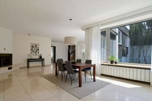 Split-Level-Bungalow mit großzügigem Raumkonzept und sonnigem Garten in ruhiger Lage Trudering – Die vollständige Adresse der Immobilie erhältst du vom Anbieter., 81735 Waldtrudering, München – Vorschaubild 5