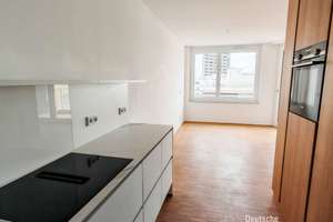 Großzügige 1-Zimmer-Wohnung mit moderner Einbauküche in München – 80686 Land in Sonne, München – Vorschaubild 4