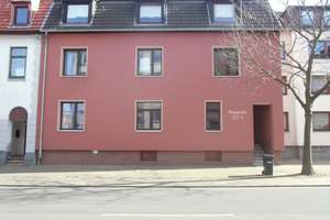großzügige 4 Zimmer Wohnung mit offenem Küchen-/Wohnbereich und Gartenanteil