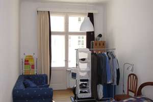 2-Zi.-ETW: schön zentral ~  ruhig + grün  --  top Lage Nähe Savignyplatz - Balkon -  – Die vollständige Adresse der Immobilie erhältst du vom Anbieter., 10629 Charlottenburg, Berlin – Vorschaubild 3