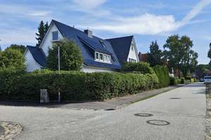 Zuhause mit 2,5 Zimmern und Balkon in Lübeck