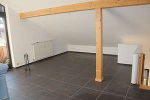 Ruhige 3,5-Zimmer-Maisonettewohnung mit Balkon, Küche, Kachelofen, Garage – Holtzendorffstraße 7, 81549 Südgiesing, München – Vorschaubild 3