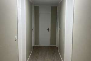 Möbliertes Zimmer in Studentenwohnheim, zentrale Lage, direkt am Park nahe der Isar – Maria-Theresia-Straße 20, 81675 Altbogenhausen, München – Vorschaubild 5