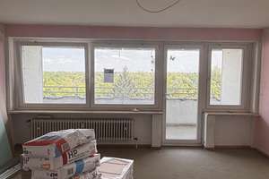 Ihr neues Zuhause: Hochwertig renoviert, hell und mit traumhaftem Blick – Burmesterstr. 7, 80939 Freimann, München – Vorschaubild 1