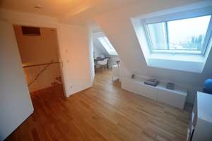 Gepflegt und großzügig: helle Dachgeschoss-Maisonette in Trudering – Die vollständige Adresse der Immobilie erhältst du vom Anbieter., 81825 Gartenstadt Trudering, München – Vorschaubild 9