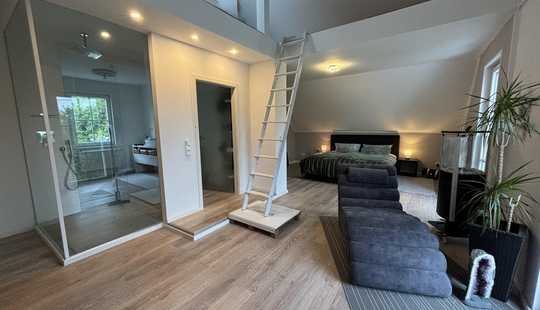 Bild von Ein schönes Haus im Grünen mit uneinsehbaren großen 4.000 m² Grundstück am Stadtrand von Wiesbaden.